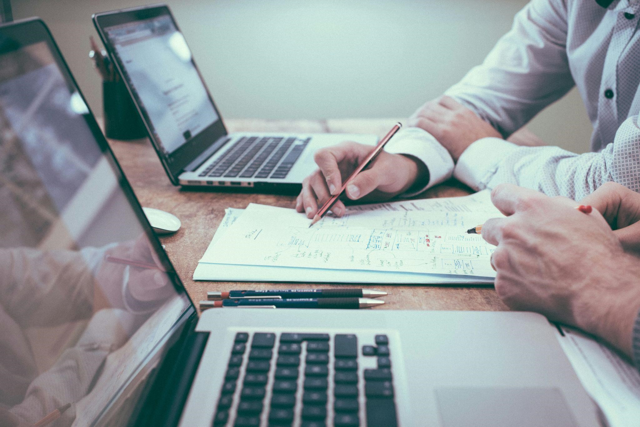 Pros and Cons of Selling Digital Products for Passive Income